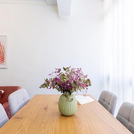 Piso Elegante Y Nuevo De 3 Habitaciones Y 2 Banos Севиля Екстериор снимка