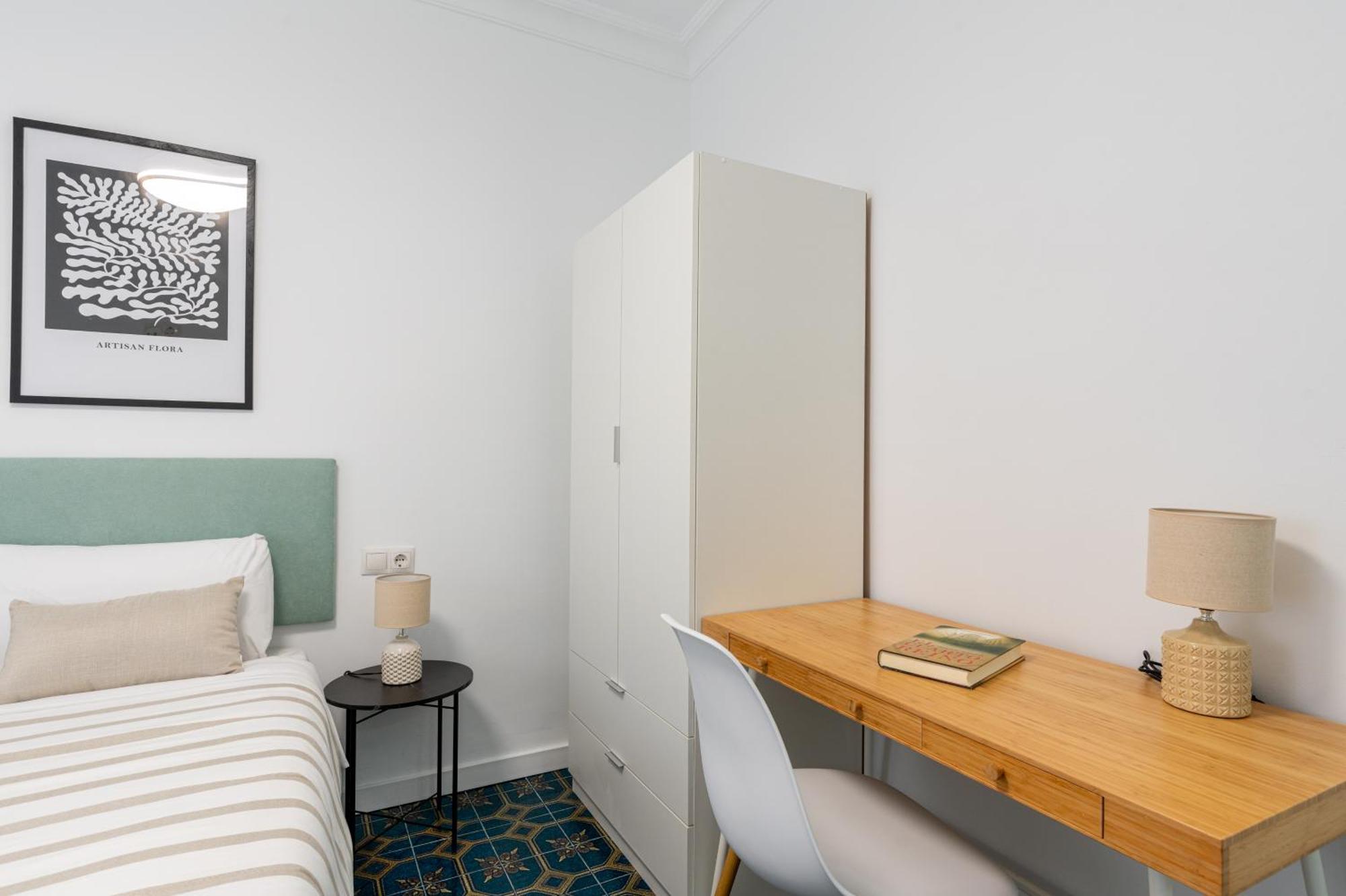 Piso Elegante Y Nuevo De 3 Habitaciones Y 2 Banos Севиля Екстериор снимка