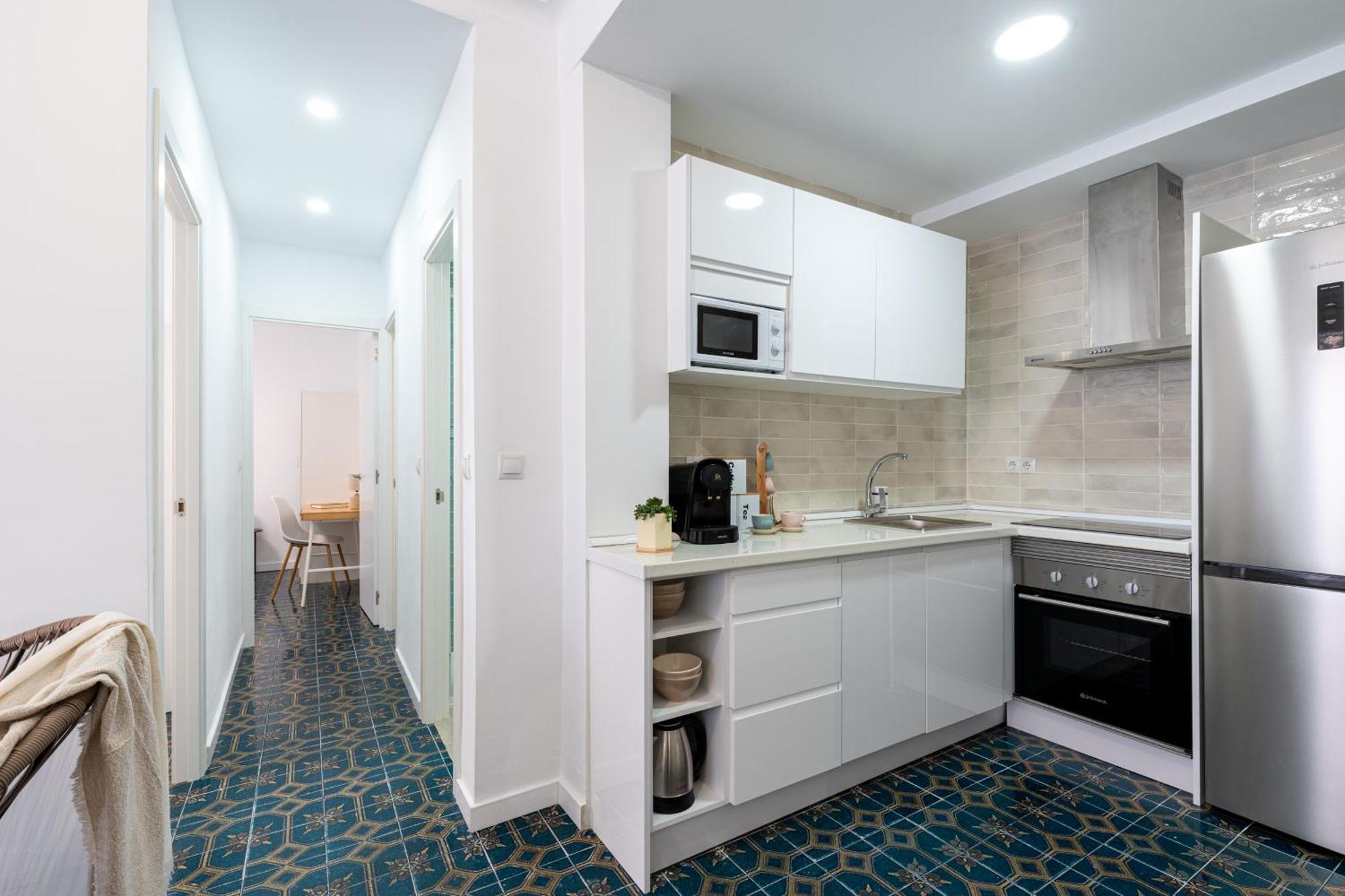 Piso Elegante Y Nuevo De 3 Habitaciones Y 2 Banos Севиля Екстериор снимка