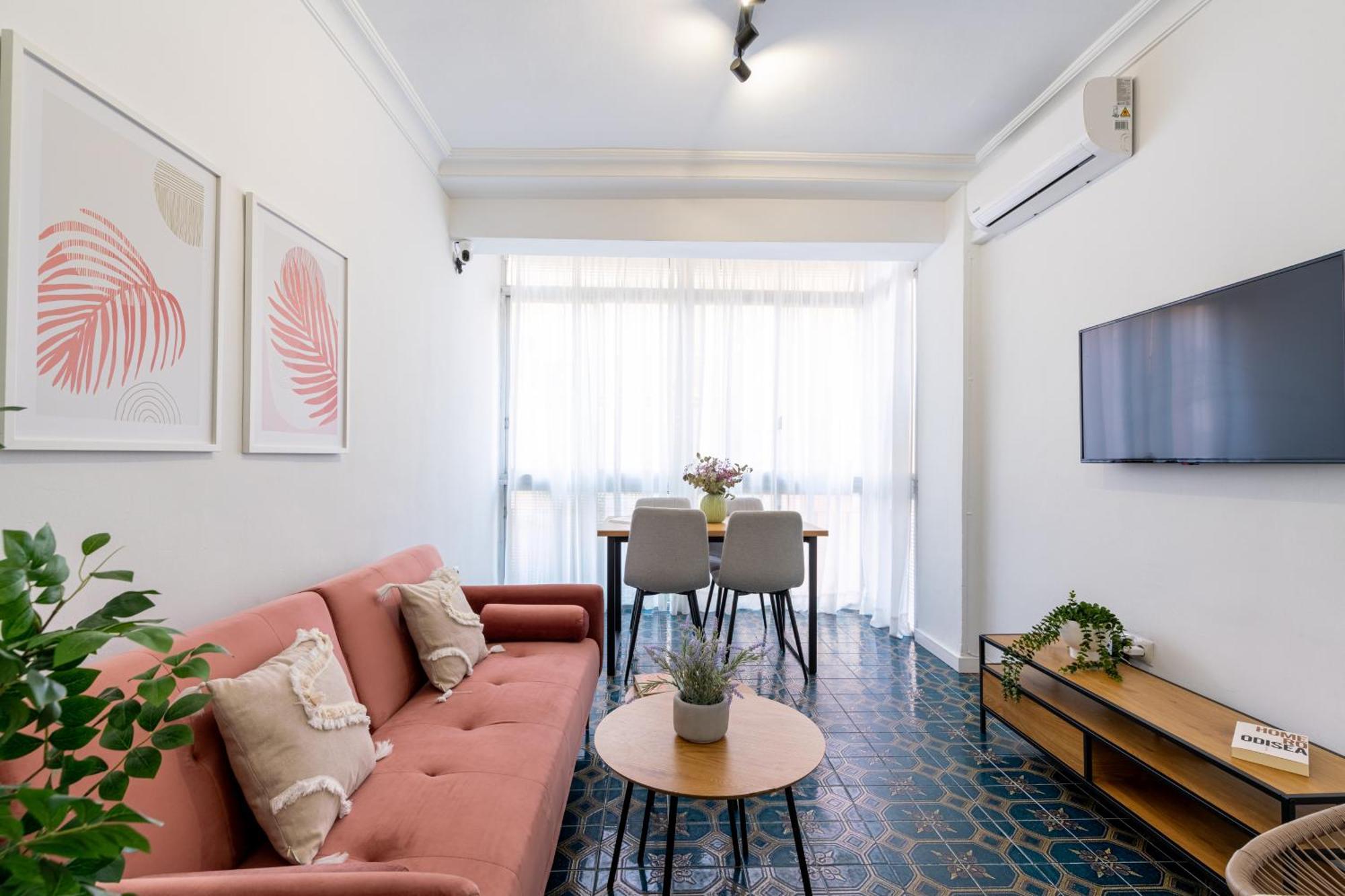 Piso Elegante Y Nuevo De 3 Habitaciones Y 2 Banos Севиля Екстериор снимка