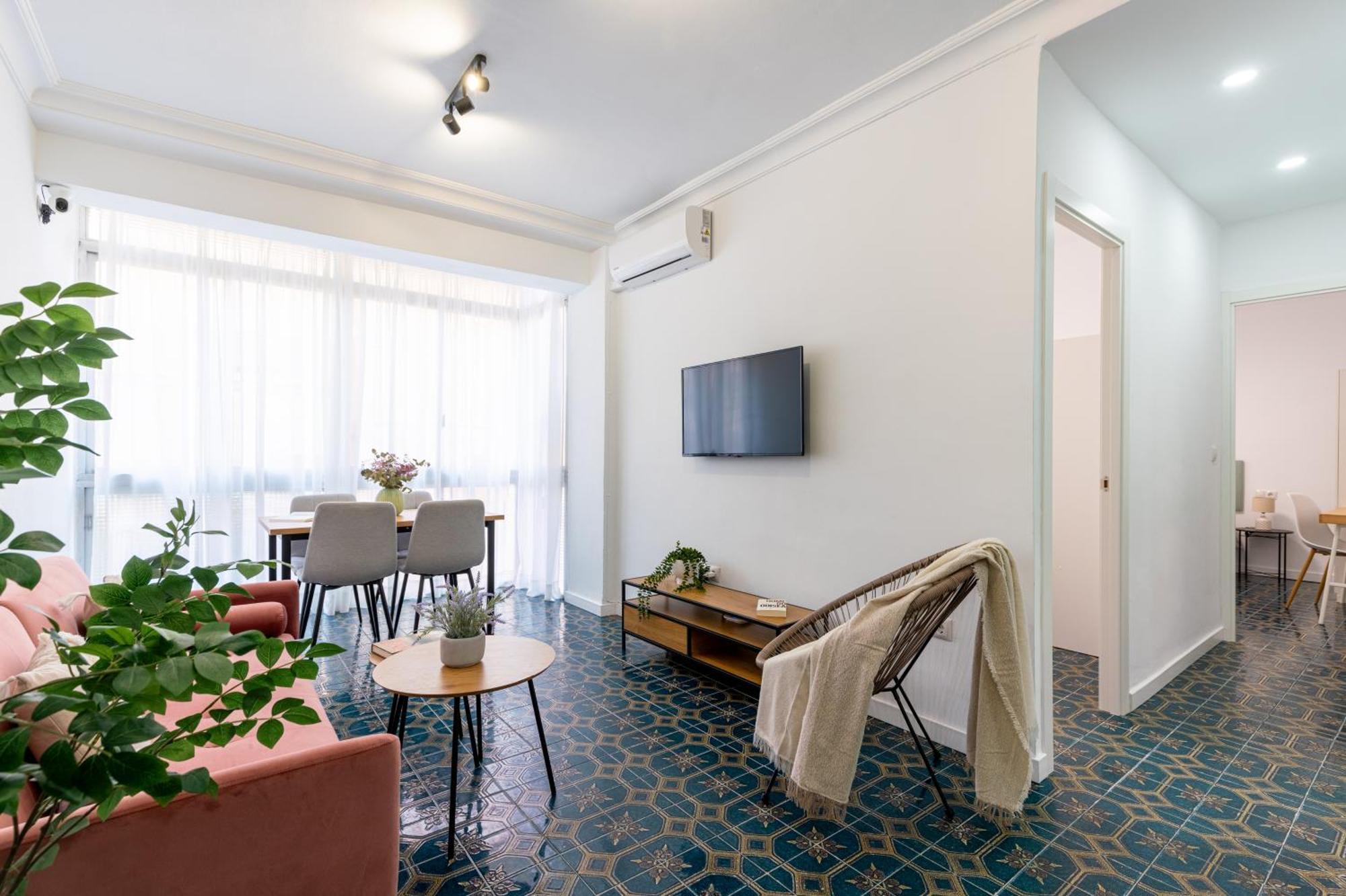 Piso Elegante Y Nuevo De 3 Habitaciones Y 2 Banos Севиля Екстериор снимка
