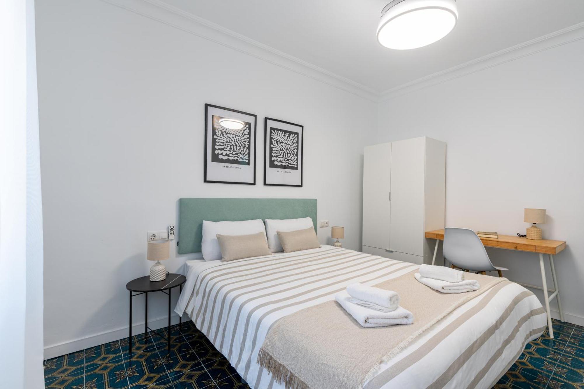 Piso Elegante Y Nuevo De 3 Habitaciones Y 2 Banos Севиля Екстериор снимка