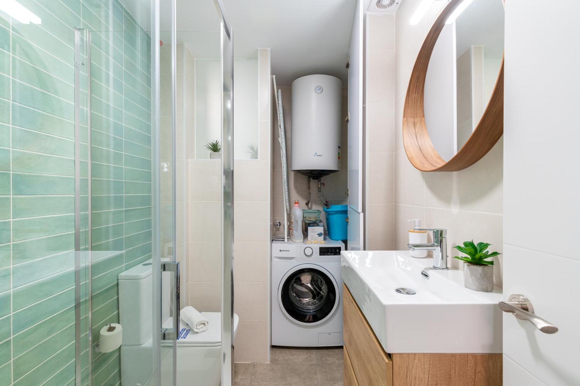 Piso Elegante Y Nuevo De 3 Habitaciones Y 2 Banos Севиля Екстериор снимка