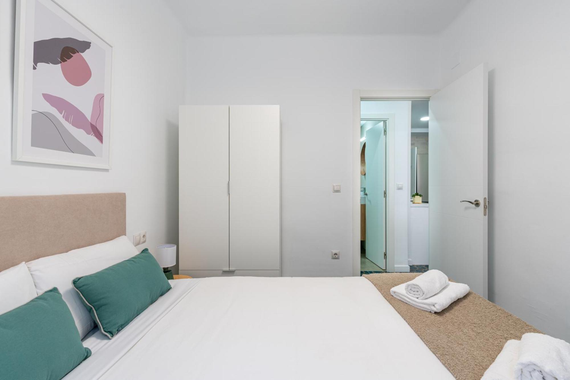 Piso Elegante Y Nuevo De 3 Habitaciones Y 2 Banos Севиля Екстериор снимка