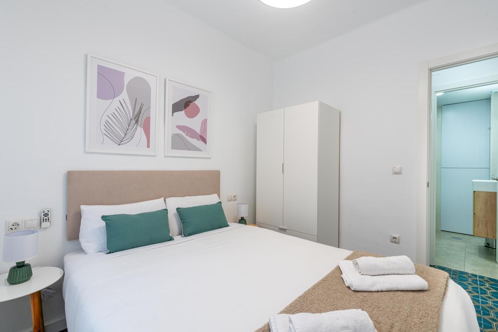 Piso Elegante Y Nuevo De 3 Habitaciones Y 2 Banos Севиля Екстериор снимка